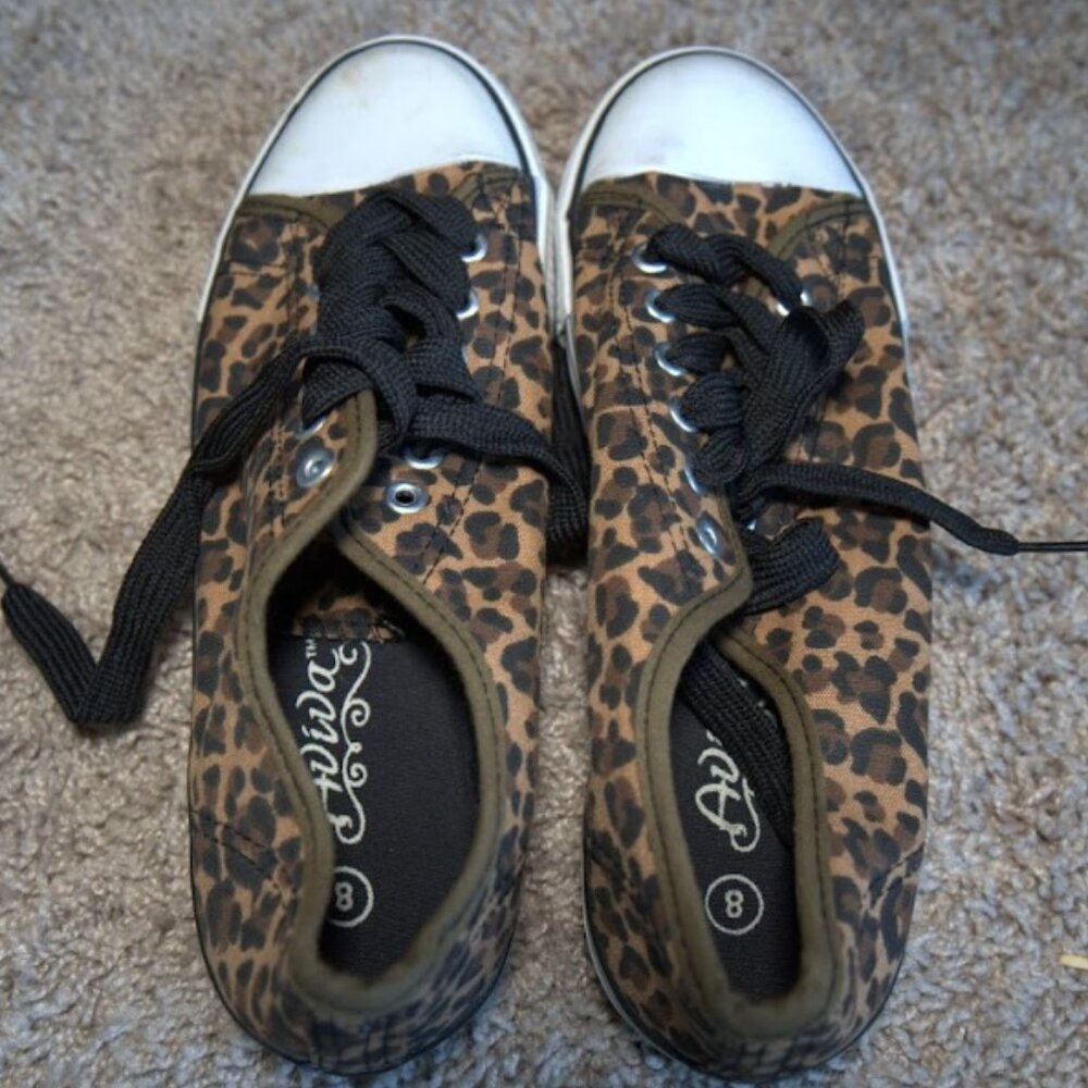 Leopard Print Canvas Sneakers Size 8/9
